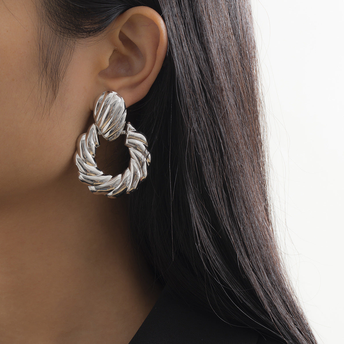Fashion Twisted Hoop Earrings