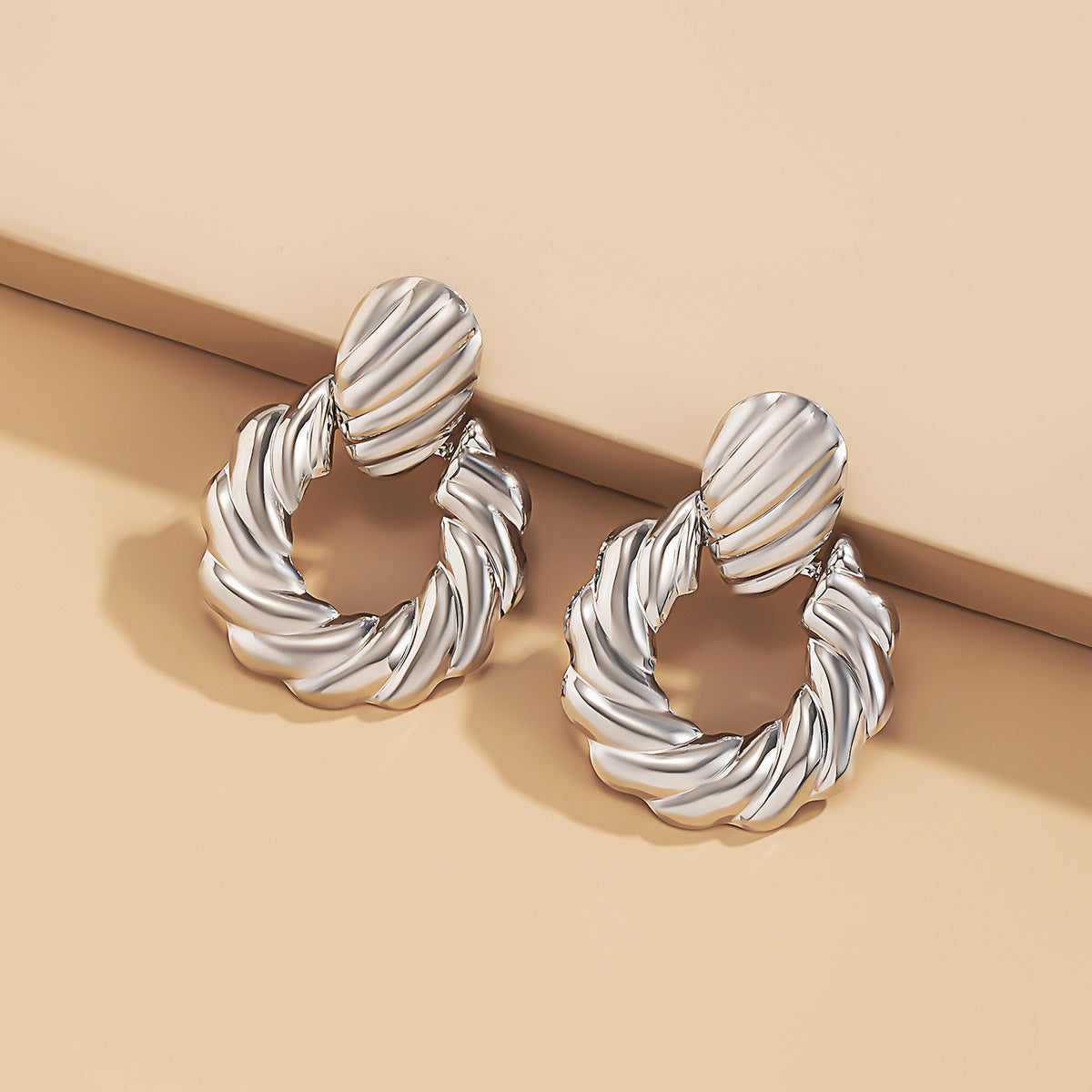 Fashion Twisted Hoop Earrings